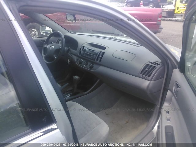 4T1BE32K43U259674 - 2003 TOYOTA CAMRY LE/XLE/SE 灰色 照片 5