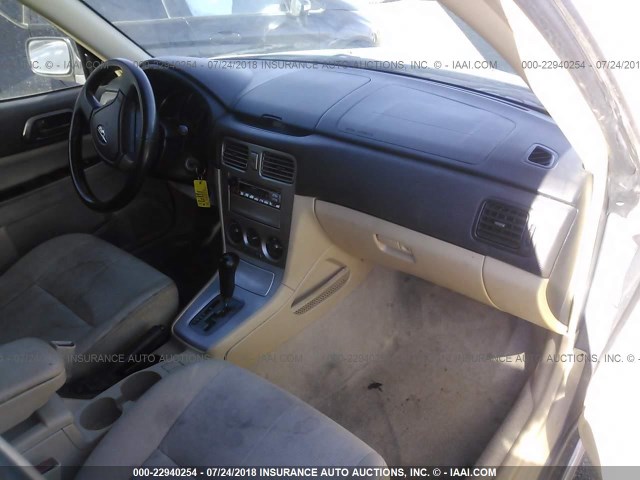 JF1SG63636H736129 - 2006 SUBARU FORESTER 2.5X GRAY photo 5