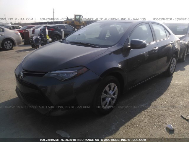 5YFBURHE0HP714505 - 2017 TOYOTA COROLLA L/LE/XLE/SE/XSE 灰色 照片 2