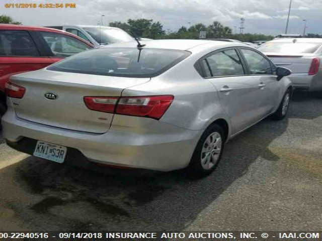 KNADM4A36H6005294 - 2017 KIA RIO LX SILVER photo 4