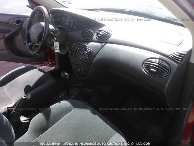 1FAFP33P71W177472 - 2001 FORD FOCUS LX RED photo 5