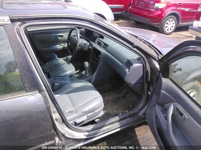 4T1BF22K0VU024926 - 1997 TOYOTA CAMRY CE/LE/XLE 灰色 照片 5