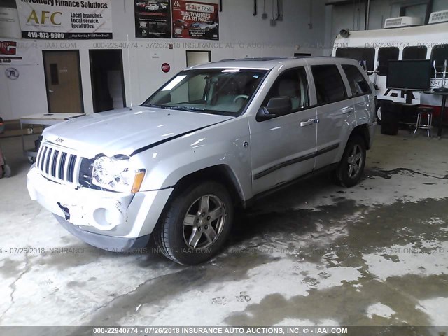 1J8HR48P97C679849 - 2007 JEEP GRAND CHEROKEE LAREDO/COLUMBIA/FREEDOM 银色 照片 2