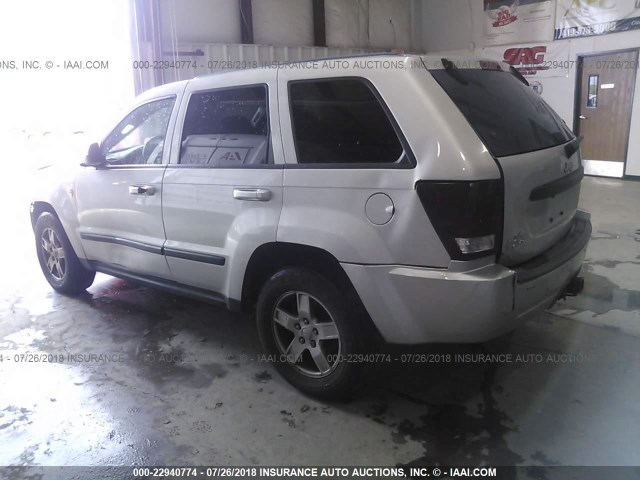 1J8HR48P97C679849 - 2007 JEEP GRAND CHEROKEE LAREDO/COLUMBIA/FREEDOM 银色 照片 3
