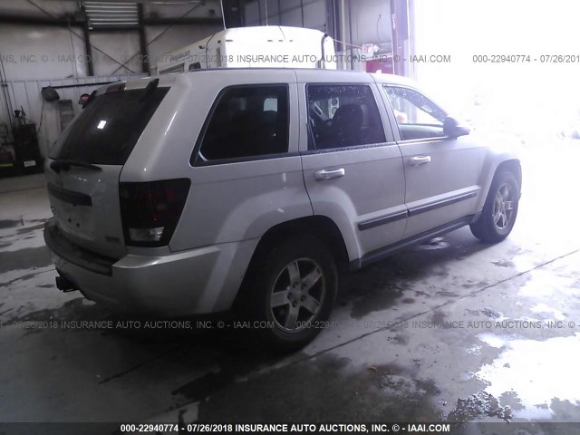 1J8HR48P97C679849 - 2007 JEEP GRAND CHEROKEE LAREDO/COLUMBIA/FREEDOM 银色 照片 4