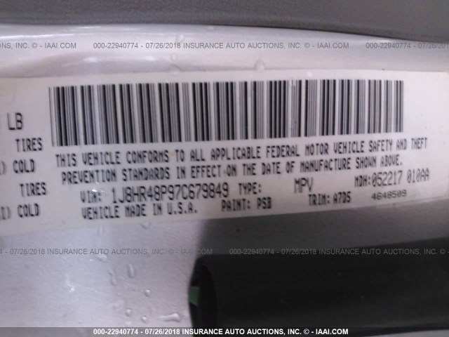 1J8HR48P97C679849 - 2007 JEEP GRAND CHEROKEE LAREDO/COLUMBIA/FREEDOM 银色 照片 9