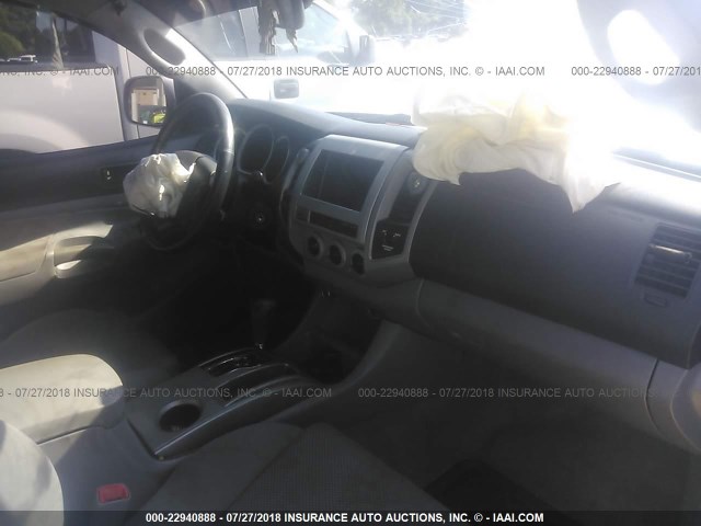 5TEUU42NX5Z074832 - 2005 TOYOTA TACOMA ACCESS CAB Silber Foto 5