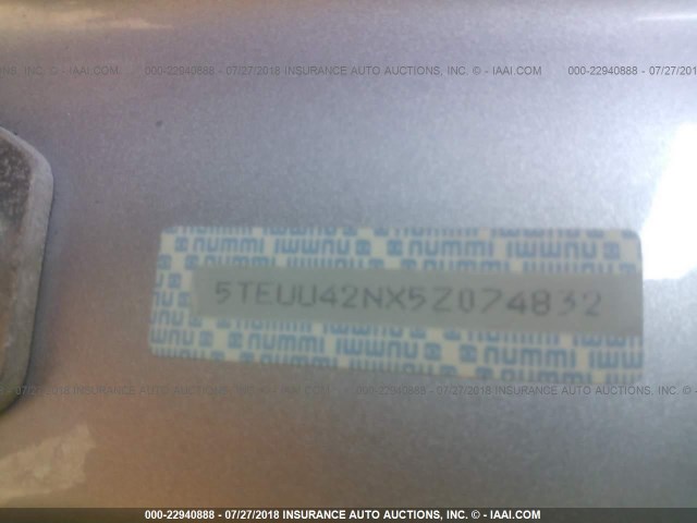 5TEUU42NX5Z074832 - 2005 TOYOTA TACOMA ACCESS CAB Silber Foto 9