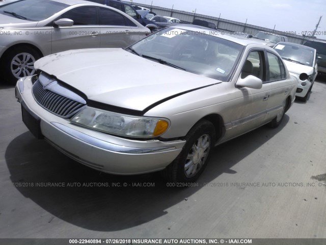 1LNHM97V62Y613110 - 2002 LINCOLN CONTINENTAL  Қоңыр фото 2