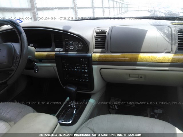 1LNHM97V62Y613110 - 2002 LINCOLN CONTINENTAL  Қоңыр фото 5