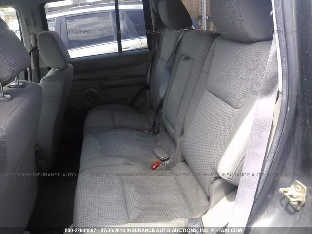 1J8HG48K16C168564 - 2006 JEEP COMMANDER GREEN photo 8