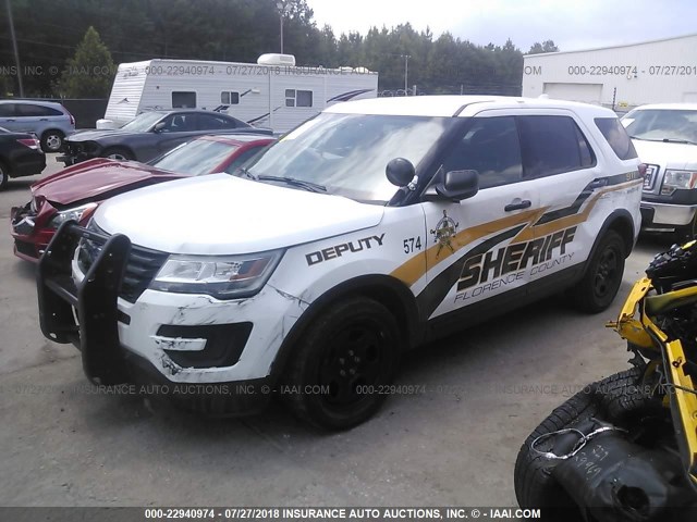 1FM5K8AR6HGD58570 - 2017 FORD EXPLORER POLICE INTERCEPTOR WHITE photo 2