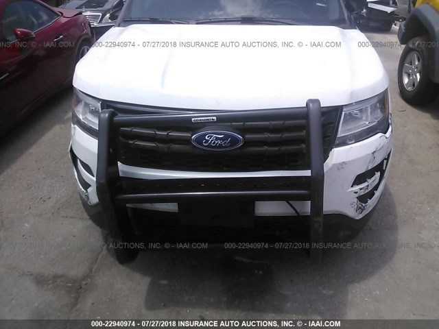 1FM5K8AR6HGD58570 - 2017 FORD EXPLORER POLICE INTERCEPTOR WHITE photo 6