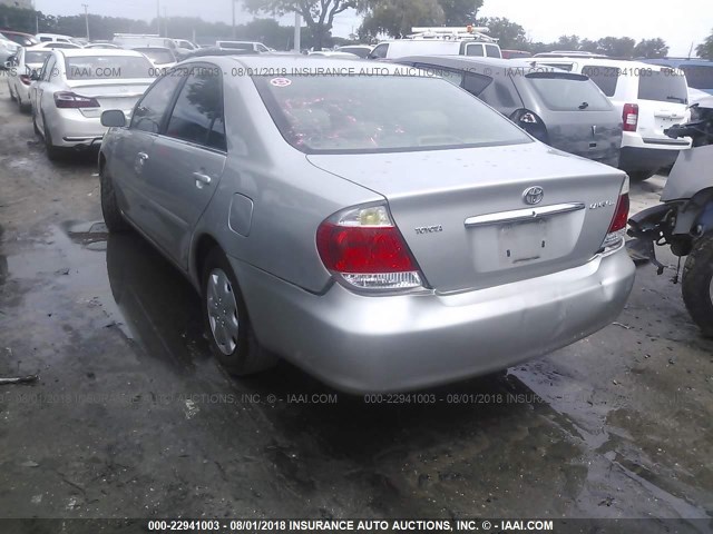 4T1BE32K65U424126 - 2005 TOYOTA CAMRY LE/XLE/SE 灰色 照片 3