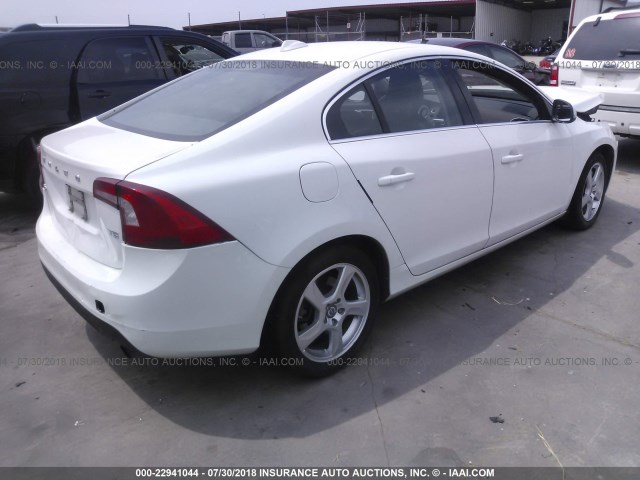 YV1622FS5C2133817 - 2012 VOLVO S60 T5 WHITE photo 4