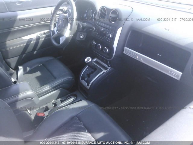 1C4NJCEA1HD116544 - 2017 JEEP COMPASS LATITUDE 灰色 照片 5