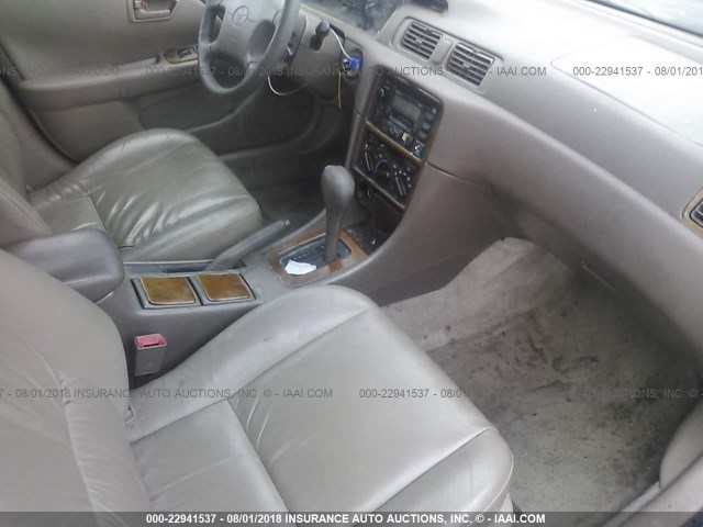 JT2BF28K6X0160279 - 1999 TOYOTA CAMRY LE/XLE Շագանակագույն լուսանկար 5