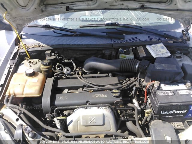 1FAFP36322W234011 - 2002 FORD FOCUS SE/SE COMFORT/ZTW/SE SPRT 银色 照片 10