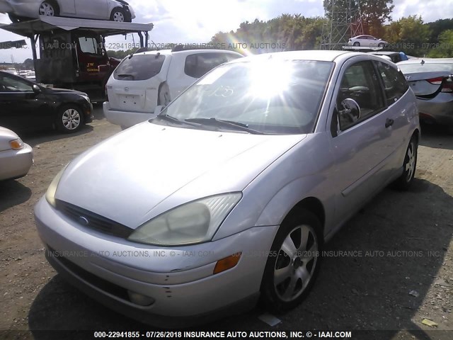 3FAFP31361R222856 - 2001 FORD FOCUS ZX3 SILVER photo 2