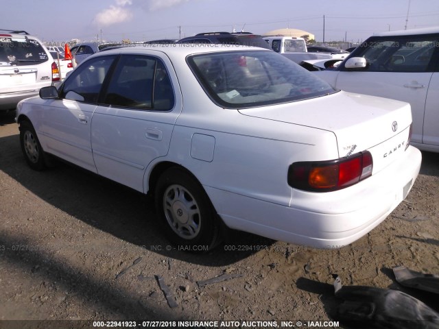 4T1BG12K7TU804362 - 1996 TOYOTA CAMRY DX/LE/XLE WHITE photo 3