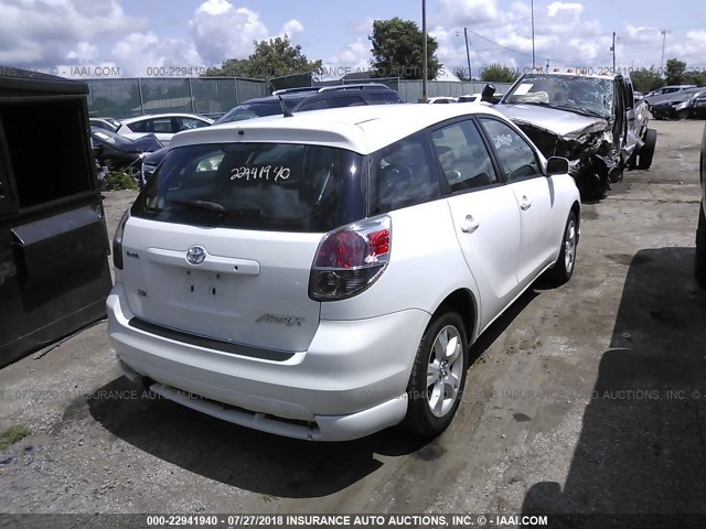 2T1KR32E55C397470 - 2005 TOYOTA COROLLA MATRIX XR WHITE photo 4