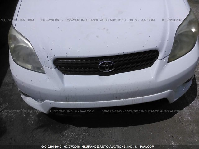 2T1KR32E55C397470 - 2005 TOYOTA COROLLA MATRIX XR WHITE photo 6