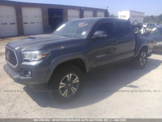 3TMCZ5AN4JM125396 - 2018 TOYOTA TACOMA DBL CAB/SR/TRDSPT/OR/PRO ნაცრისფერი ფოტო 2