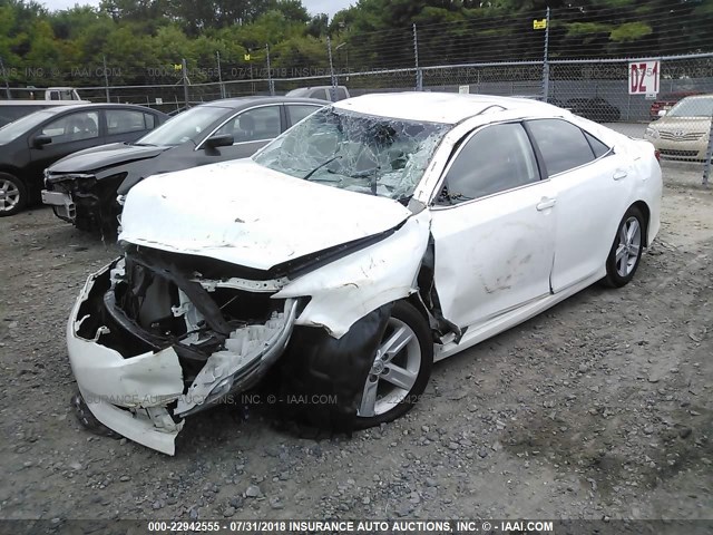 4T1BF1FK0EU838482 - 2014 TOYOTA CAMRY L/SE/LE/XLE 白色 照片 2
