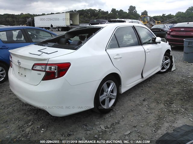 4T1BF1FK0EU838482 - 2014 TOYOTA CAMRY L/SE/LE/XLE 白色 照片 4
