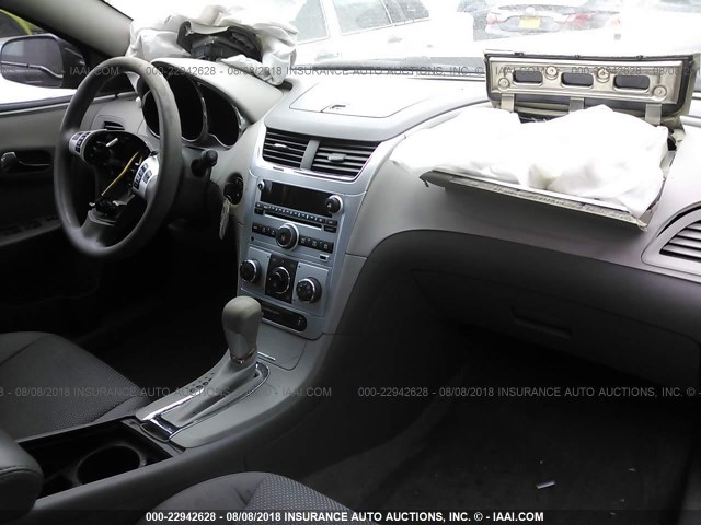 1G1ZC5E05CF200662 - 2012 CHEVROLET MALIBU 1LT BLACK photo 5