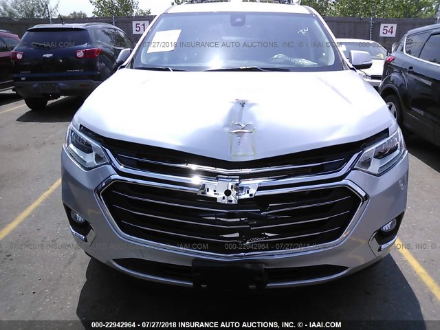 1GNEVJKW1JJ250719 - 2018 CHEVROLET TRAVERSE PREMIER SILVER photo 6