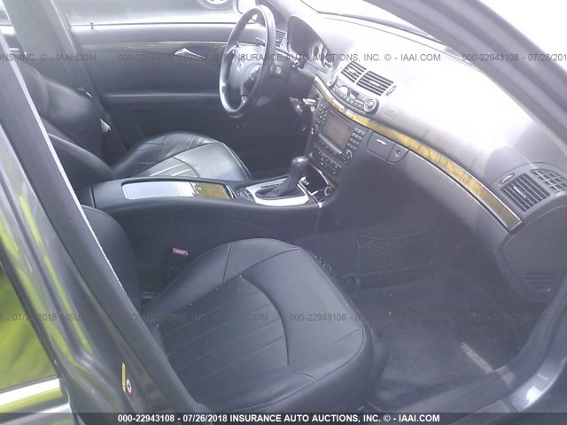 WDBUF76J45A747139 - 2005 MERCEDES-BENZ E 55 AMG ფერფლისფერი ფოტო 5