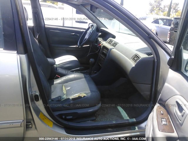 JT2BF28KXY0275825 - 2000 TOYOTA CAMRY LE/XLE 银色 照片 5