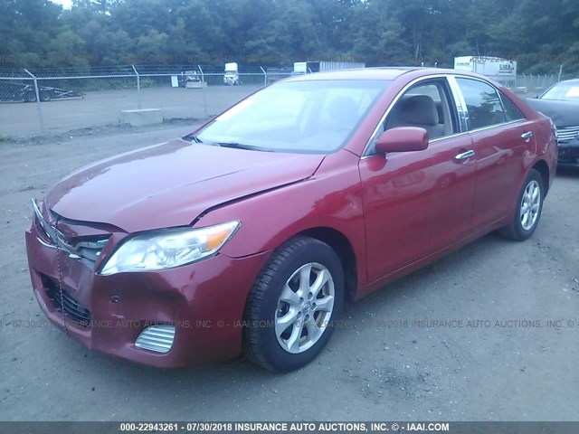 4T1BK3EKXBU613734 - 2011 TOYOTA CAMRY SE/LE/XLE წითელი ფოტო 2