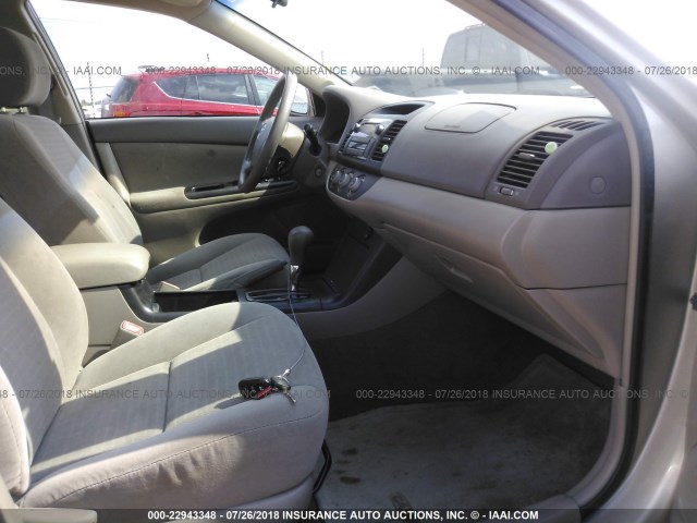 4T1BE32K46U667550 - 2006 TOYOTA CAMRY LE/XLE/SE BEIGE photo 5