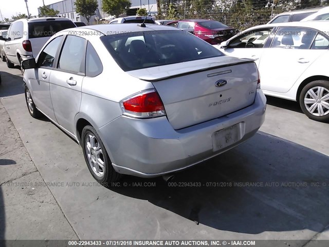 1FAHP36N69W242746 - 2009 FORD FOCUS SES SILVER photo 3