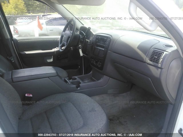 1FMZU62K44UA13017 - 2004 FORD EXPLORER XLS/XLS SPORT WHITE photo 5