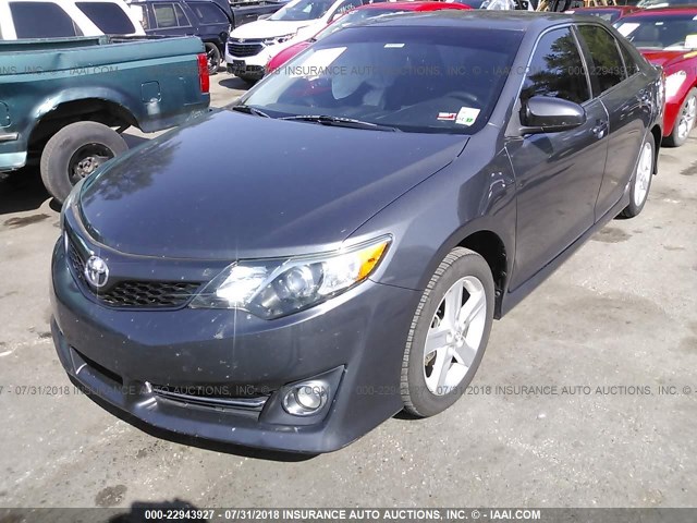 4T1BF1FK4CU054884 - 2012 TOYOTA CAMRY SE/LE/XLE GRAY photo 3