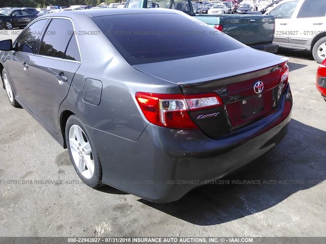 4T1BF1FK4CU054884 - 2012 TOYOTA CAMRY SE/LE/XLE GRAY photo 4