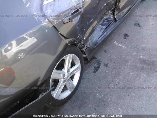 4T1BF1FK4CU054884 - 2012 TOYOTA CAMRY SE/LE/XLE GRAY photo 6