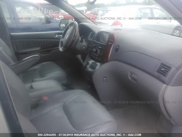 5TDBA22C55S042418 - 2005 TOYOTA SIENNA XLE/XLE LIMITED SILVER photo 5