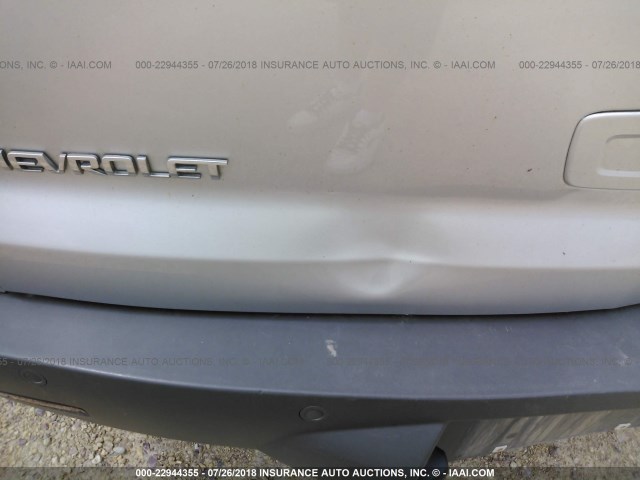 1GNEV23D09S161040 - 2009 CHEVROLET TRAVERSE LT SILVER photo 6