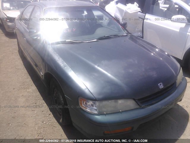 1HGCD5531VA246365 - 1997 HONDA ACCORD LX/EX GREEN photo 1