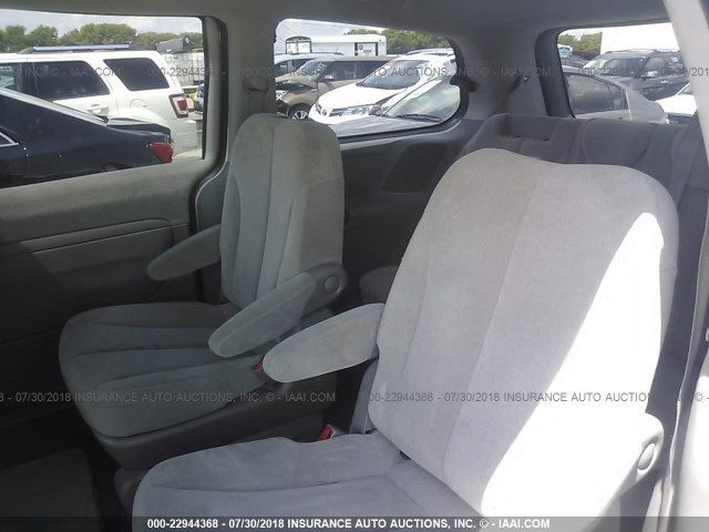 KNDMB233086254457 - 2008 KIA SEDONA EX/LX WHITE photo 8