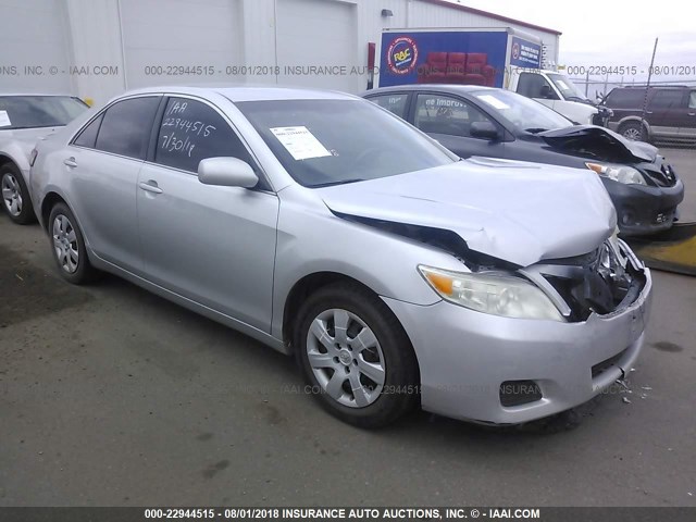 4T4BF3EK8AR009026 - 2010 TOYOTA CAMRY SE/LE/XLE ვერცხლისფერი ფოტო 1