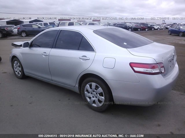 4T4BF3EK8AR009026 - 2010 TOYOTA CAMRY SE/LE/XLE ვერცხლისფერი ფოტო 3