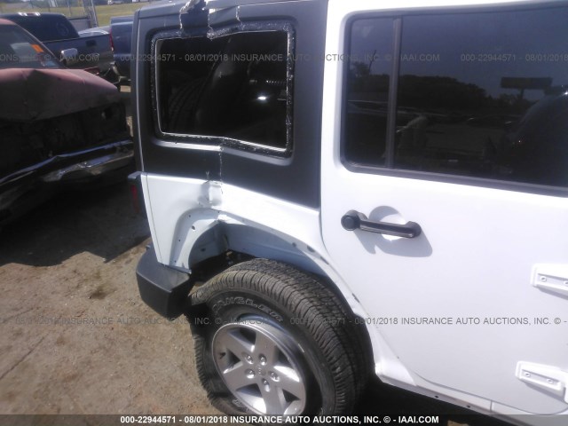 1C4BJWDG1JL830972 - 2018 JEEP WRANGLER UNLIMITE SPORT WHITE photo 6