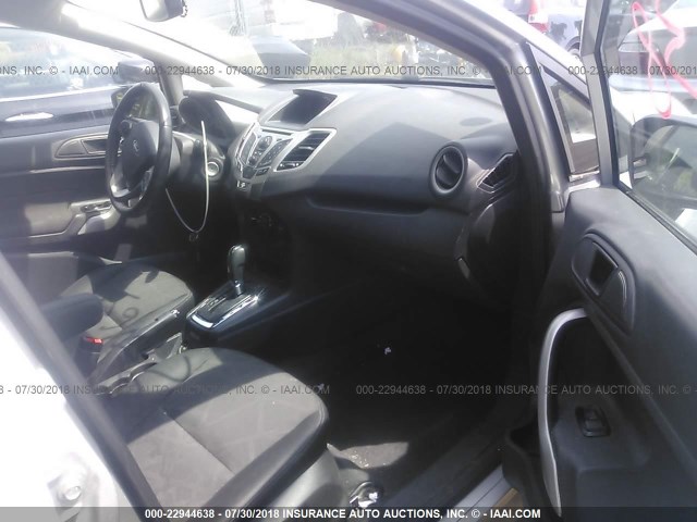 3FADP4CJ9CM176979 - 2012 FORD FIESTA SEL SILVER photo 5