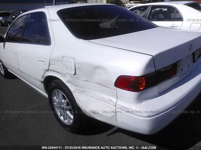 JT2BF28K7Y0280450 - 2000 TOYOTA CAMRY LE/XLE WHITE photo 6