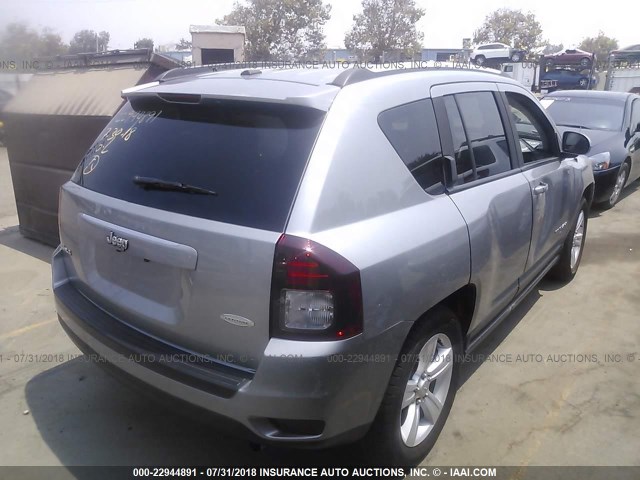 1C4NJDEB3GD718388 - 2016 JEEP COMPASS LATITUDE ნაცრისფერი ფოტო 4